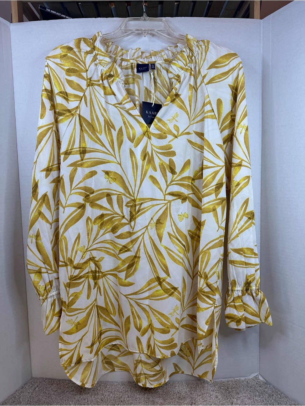 Kaari Blue White & Yellow Botanical V-Neck Tunic, size medium, NWT